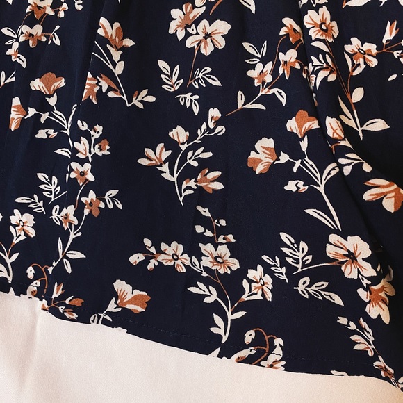 Floral Plunge Neck, A-line Navy Dress - Picture 4 of 4